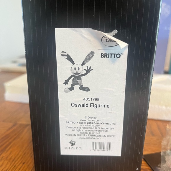 Britto Oswald Statue - Picture 6 of 6